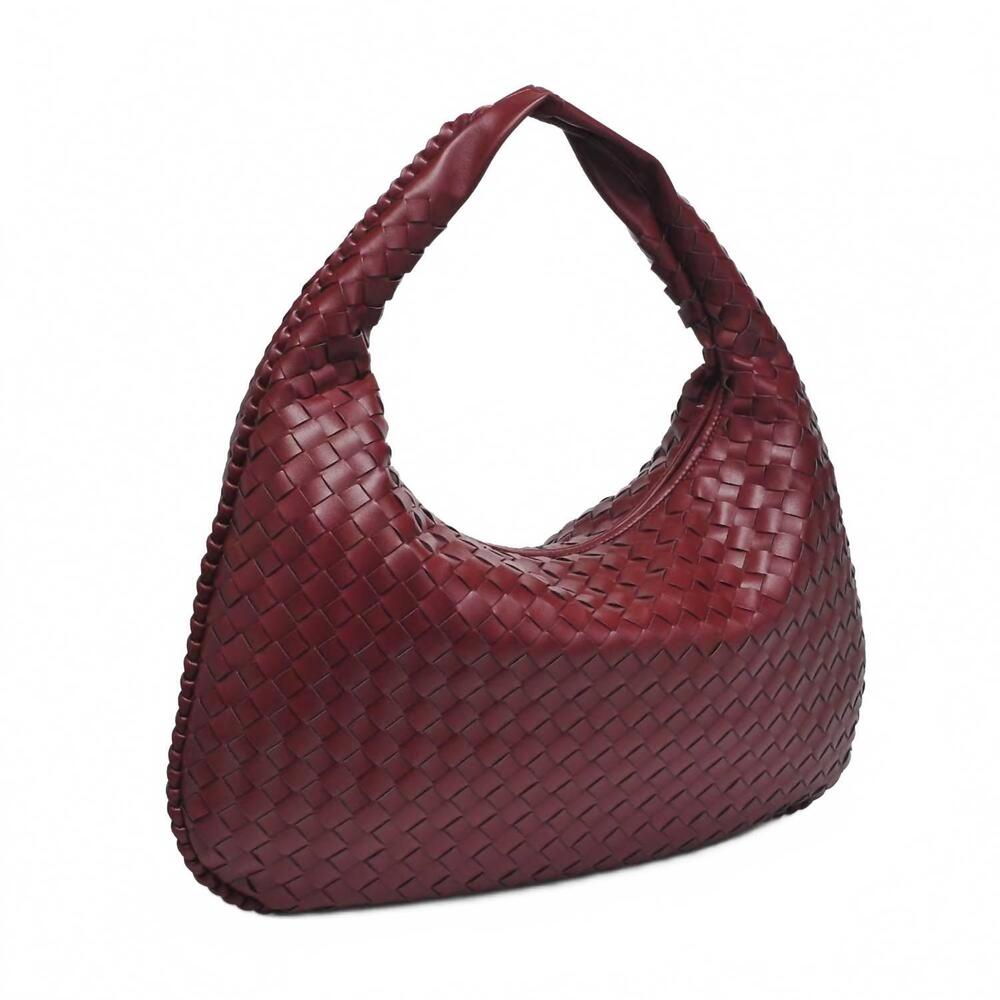 NEW URBAN EXPRESSIONS women's victoria woven hobo bag in wine